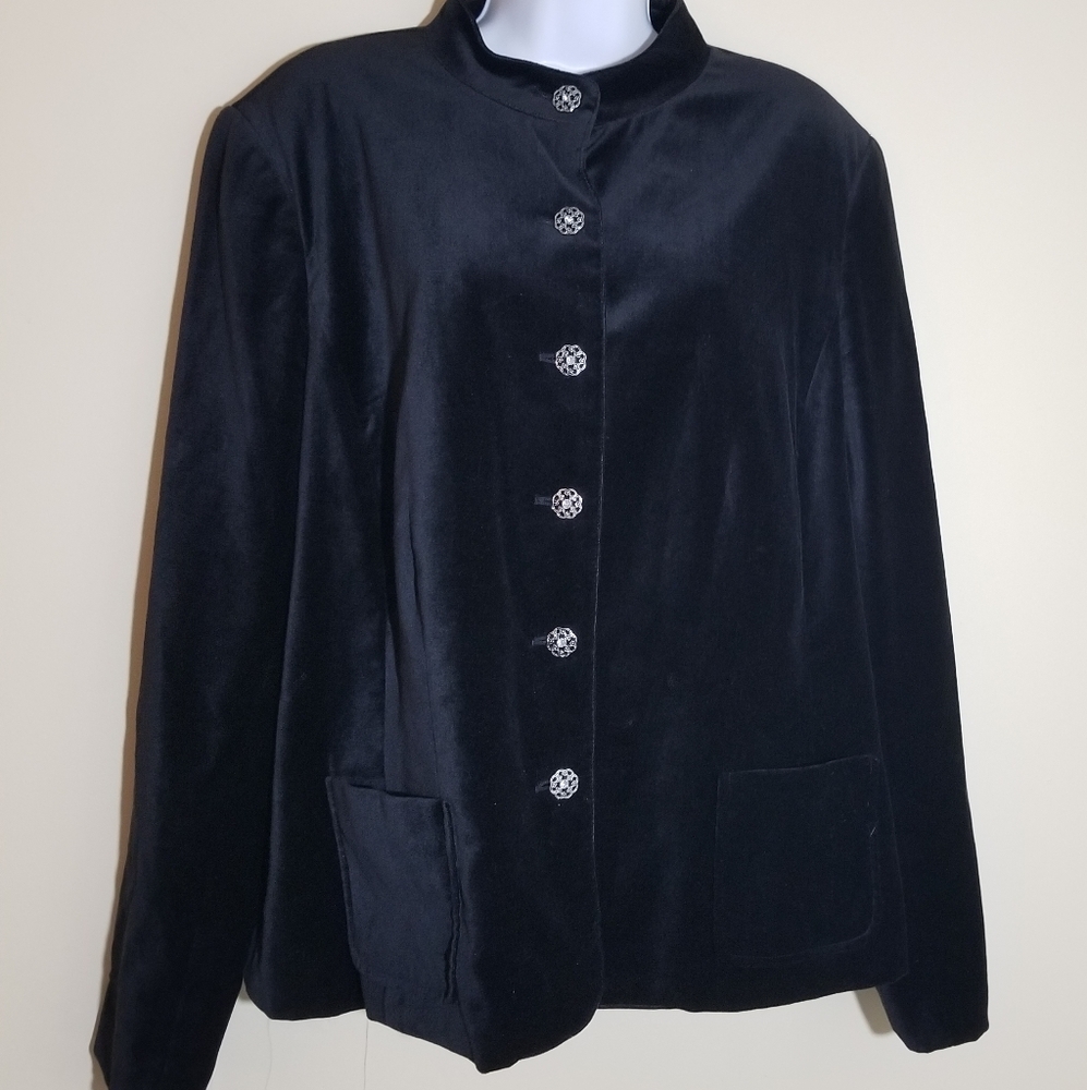Gorgeous Crushed Velvet Jacket Filigree Buttons 18